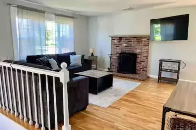 Image de Updated 4 Bd, 2 Bth - Half Mile to Beach!