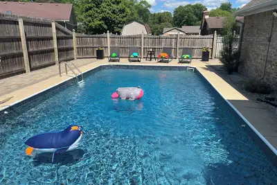 Image de 4br Home w/ Heated Pool, Arcade & More – less than 10 Min from Airport