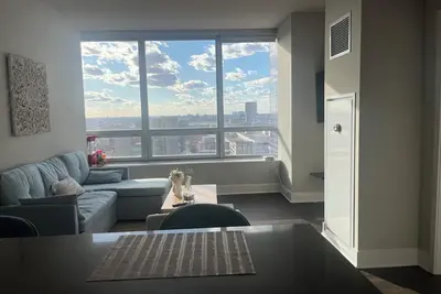 Image de Spacious 1 bd sleeps 4 quiet and near Michigan Ave. free gift