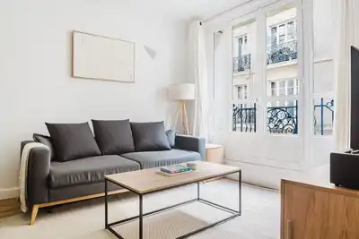 Image de Blueground | Chaillot, elevator & w/d, nr Eiffel