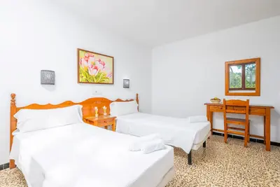 Image de La Ceiba Hab. Confort - Cozy hostel near the beach with free WiFi