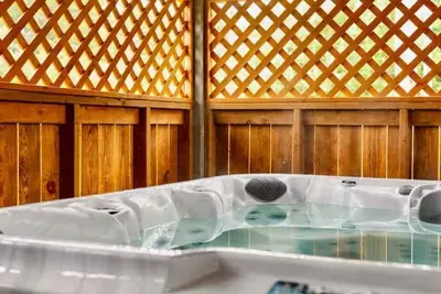 Image de Sleeps 52+ | Breakwater Resort | Hotels & Cottages