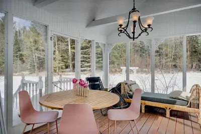 Image de 7-bed home in beautiful Guildhall with WiFi, Ac, on 150 acres, Mountain Views