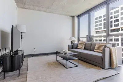 Image de Blueground | West Loop, pool & gym, nr park