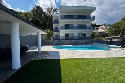 Image de Maison pour la famille avec la piscine Opatija (K-23833)