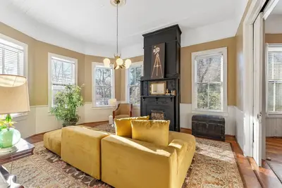 Image de Charming 3-bedroom historic 1888 cottage located in downtown Abbeville