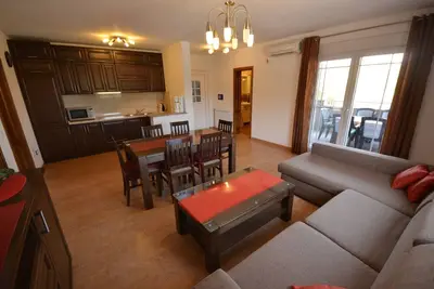 Image de Appartement de deux chambres avec le balcon Vir (A-18562-c)