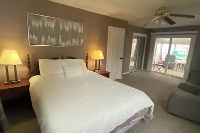 Image de Charming 2-bedroom house with gated yard in delightful Kentwood