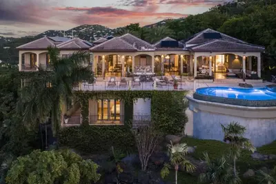 Image de Luxury at its Finest Stunning Estate Sherpenjewel