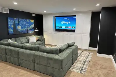 Image de Tesla Charger-11 Beds-Large Home at the Mouth of Ephraim Canyon.