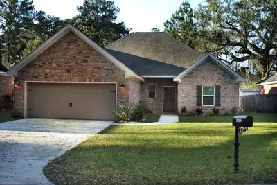 Image de 4 Bedroom, Lavish Euro Style Boutique, Home Alabama