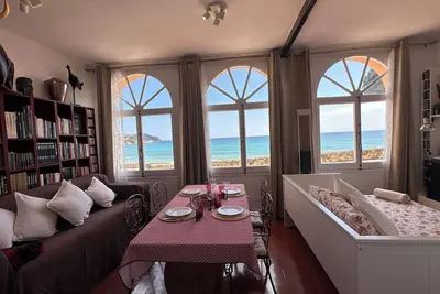 Image de Apartment with garden 11 meters from the sandy beach of La Fosca. B2.