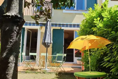 Image de Villa Espérance, Côte d’Azur, domaine piscine et tennis, idéal familles.