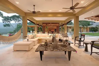 Image de Glowing 7br Villa with Pool at Mesa de Yeguas