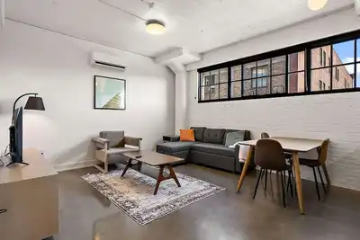 Image de CozySuites Nlg - Modern 2br condo #13