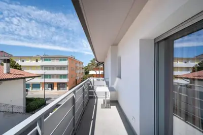 Image de Appartement moderne de deux pièces récemment rénové