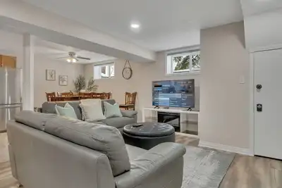 Image de Bee - Cozy Sherwood Park Basement Suite