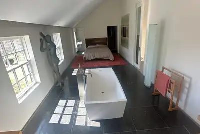 Image de Modern contemporary Barn - architectural  masterpiece. 5 bedrooms /75ft pool