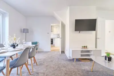 Image de 3 Bedroom House, Sleeps 6, Private Parking, Wifi