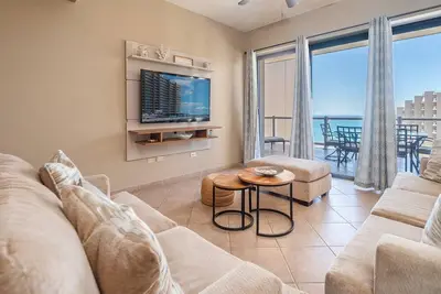 Image de Las Palomas Phase I Topaz 803 Exceptional Oceanview 2br 2ba Unit.