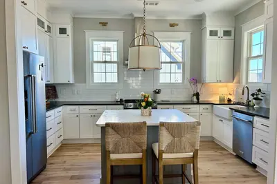 Image de Immaculate home on the edge of five points