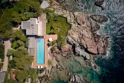 Image de Luxurious waterfront 7-bedroom villa in enchanting Saint-Raphaël