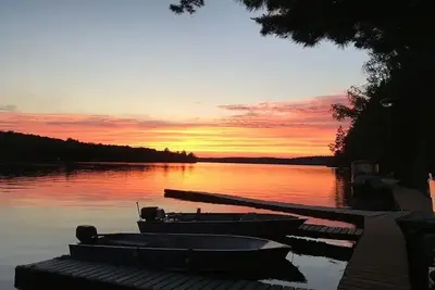 Image de Host your friend/family gathering on pristine Fairbank Lake - up to 25 guests!