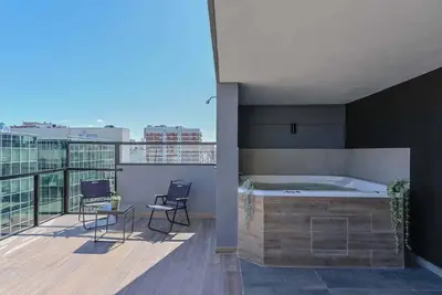 Image de Fliphaus + Mansion Mitre 'A' - 3 Luxury Aparts National Congress