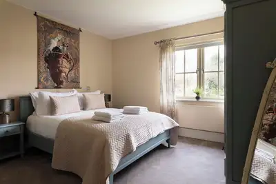 Image de Interior-Designed 4-Bedroom Luxury Villa, Just 12 Minute Walk from Kenmare Town