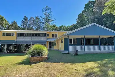 Image de Highset 5 Bedroom House & 2 bedroom cottage 250m walk to beach