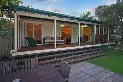 Image de Large beachside house in quiet bush surroundings