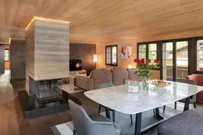 Three Bedroom Apartment in Gstaad with Mountain View