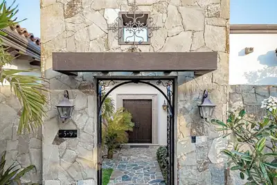 Image de Beautiful Alvar 5- Bedroom Villa w Ocean View + Infinity Pool