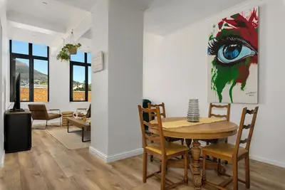 Image de Elegant 2-Bed Apartment | Stunning Mountain Views