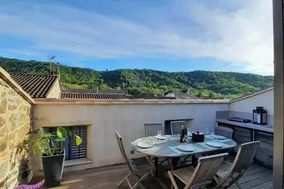 Image de Maison de village spacieuse avec terrasse tropézienne
