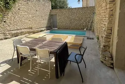 Image de Gordes, au coeur du village avec piscine privée et une vue panoramique