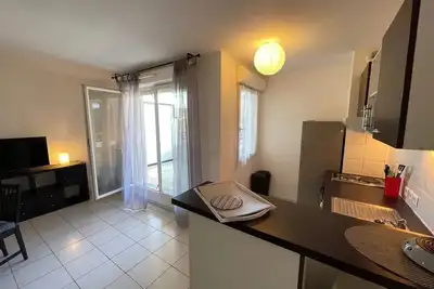 Image de 500m centre historique Apt 50m² +Balcon +Parking Ascenseur Draps +Menage Inclus