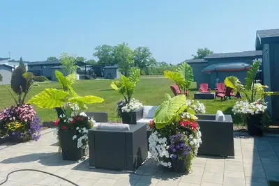 Image de Plant Lovers 3 Br Family Cottage at Sherkston Shores