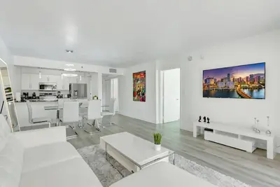 Image de Newly Renovated 1br Apt w/Ocean & City View +Pool!