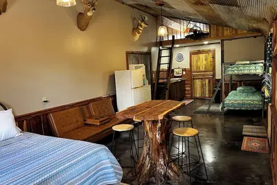 Image de Scenic lodge near Perry, Mo perfect for fishing…boating…hunting…relaxing