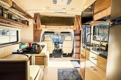 Image de Navi- Huge yard- Mega playset- Cute Rv