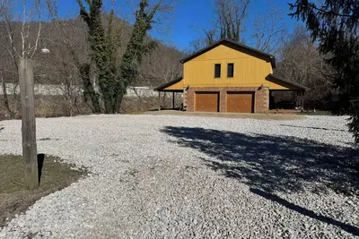 Image de Trailhead Riverfront Cabin