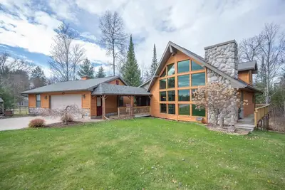 Image de Peaceful Getaway on Mio Pond