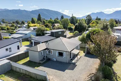 Image de Lakeside Haven - Te Anau Holiday Home