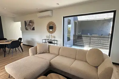 Image de Dolphin Charming 2-bedroom apartment with WiFi, Ac in pleasant Oranjestad