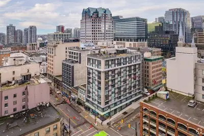 Image de Cozy Downtown Vancouver Apartment Near Waterfront Station