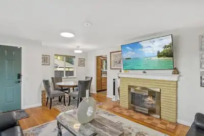 Image de Modern Private Getaway Near SeaTac & Downtown!