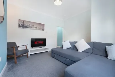 Image de New! 2br in Barron street