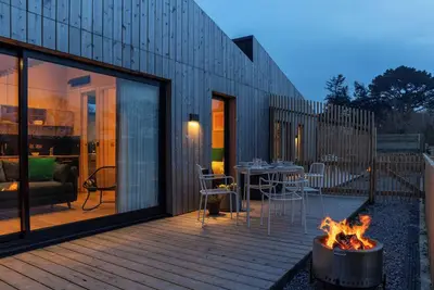 Image de Two-bed, luxury eco-home with stunning views