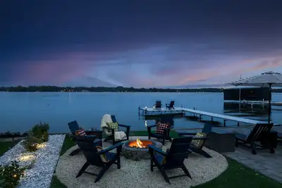 Image de Bass Lake Luxury Stay • Private Dock & Bikes